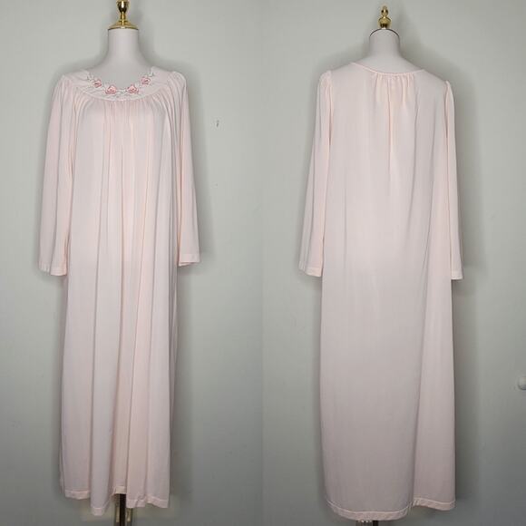 Vtg M Shadowline Pastel Peach Long Nylon Nightgown Floral Embroidered Neckline‎ - Picture 1 of 5